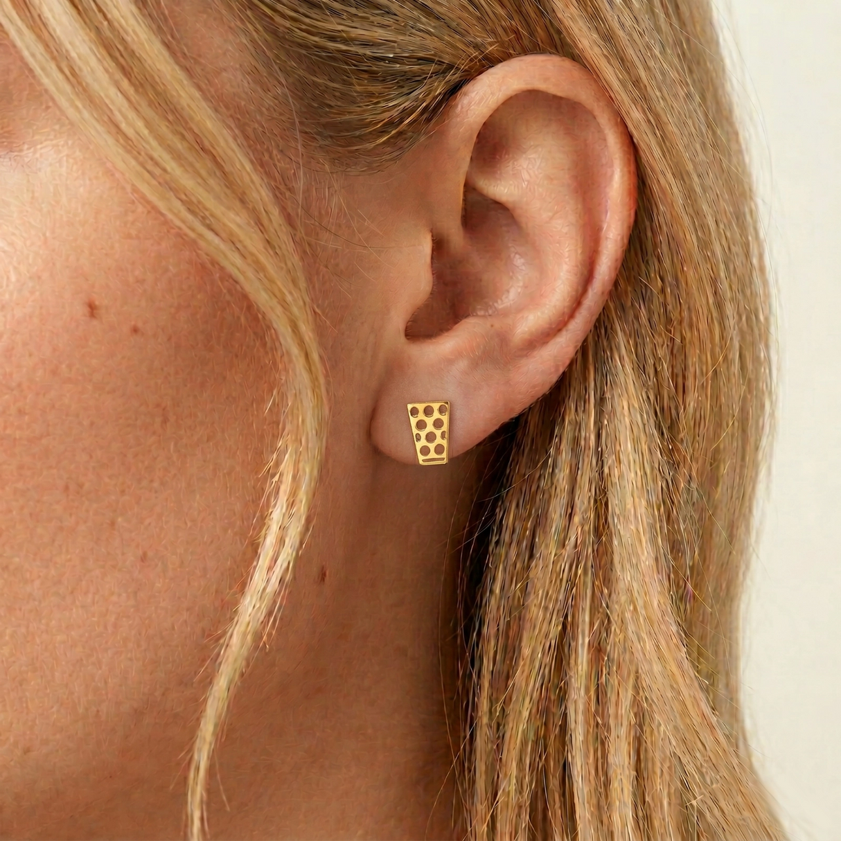 Elegante Edelstahl Ohrstecker in Gold im Dubbeglas-Stil