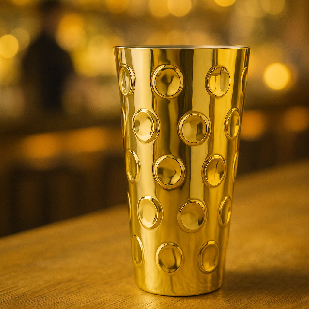 Pfälzer Gral - Dubbeglas aus Edelstahl 0,5 Liter - Gold, an der Bar