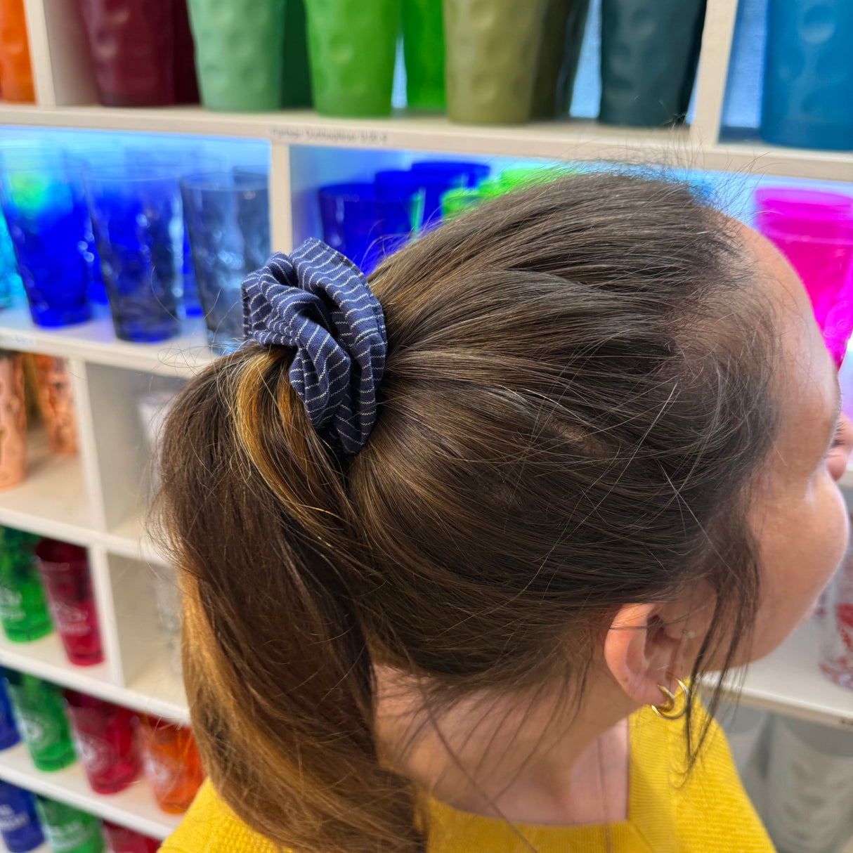 Haargummi aus Winzerstoff - Pfalz Scrunchie mit einer Pfälzerin