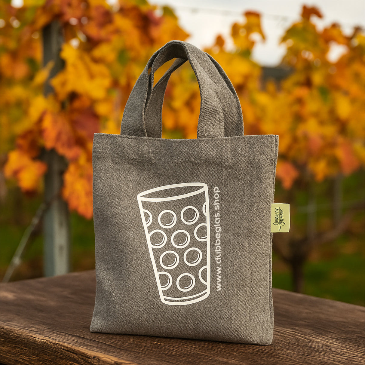 Mini Dubbeglas Baumwolltasche in den Pfälzer Weinbergen
