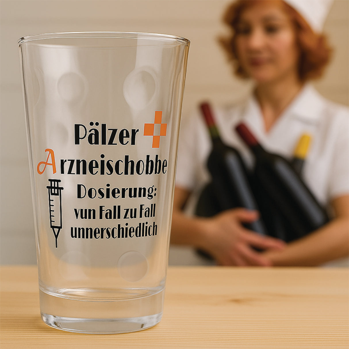 Pälzer Arzneischobbe Dubbeglas 0,5 L - Die Krankenschwester bringt schon Nachschub.