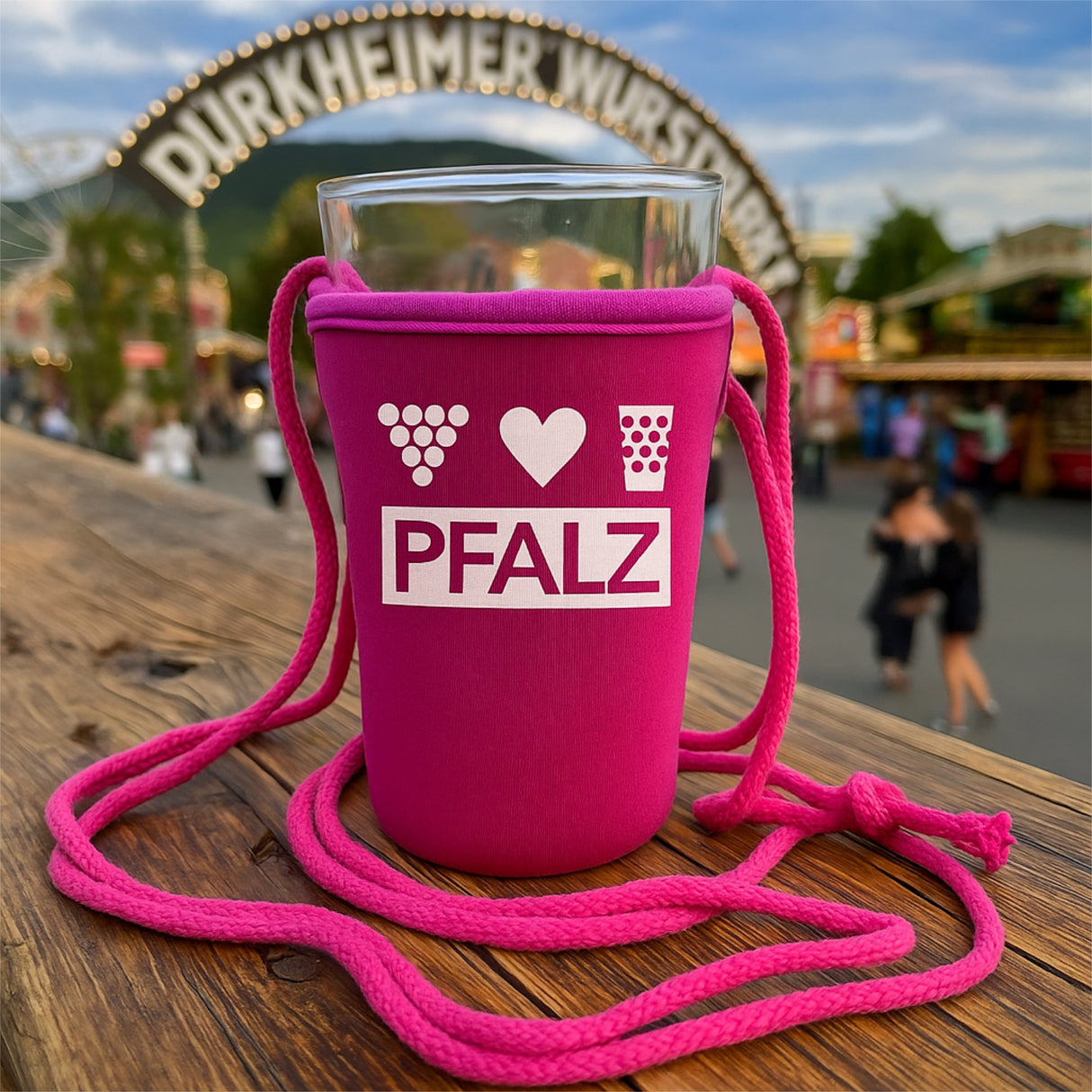 Pfalz Dubbeglashalter in der Farbe Pink, auf dem Wurstmarkt in Bad Dürkheim