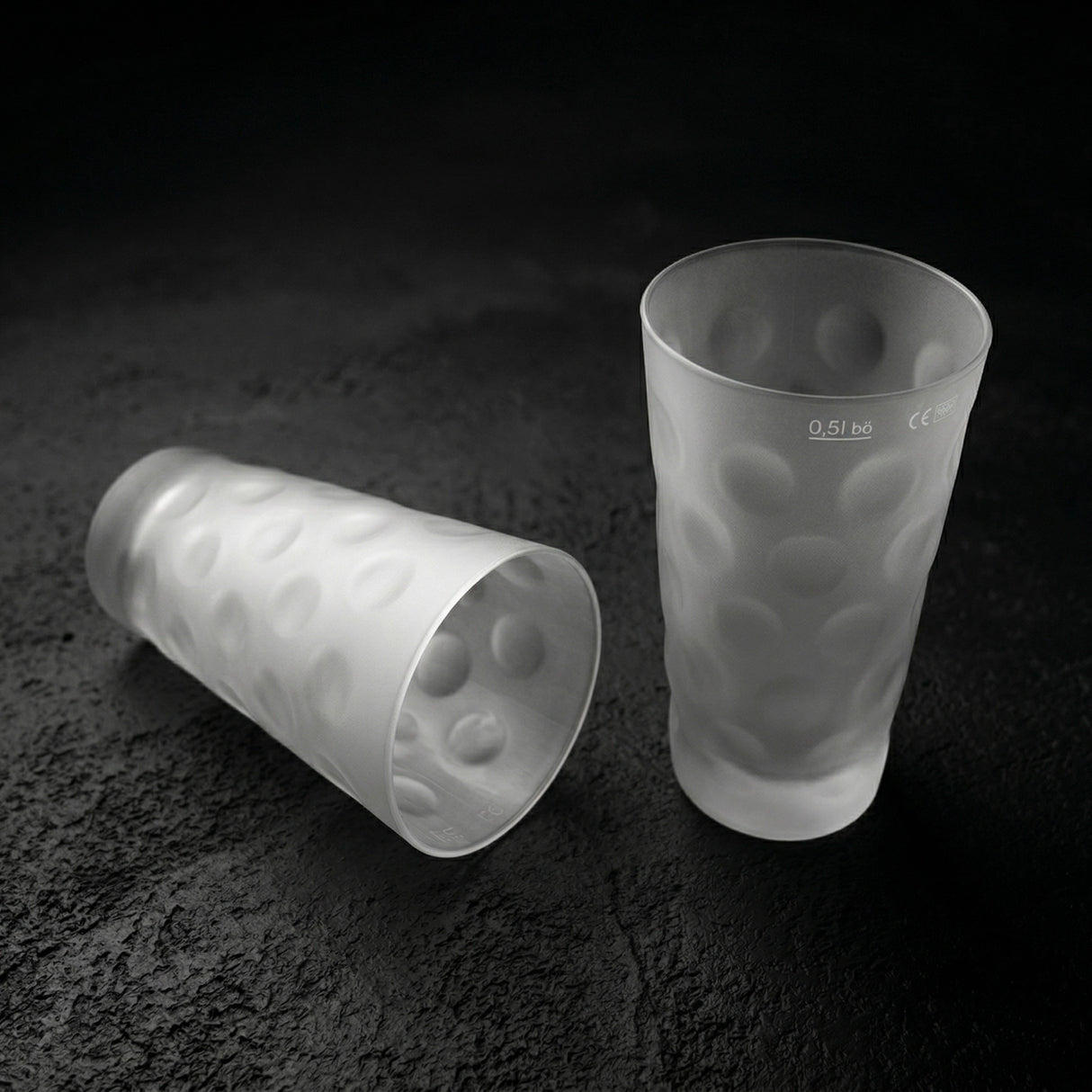 Das satinierte Dubbeglas sieht aus wie gefroren bzw. frozen. 