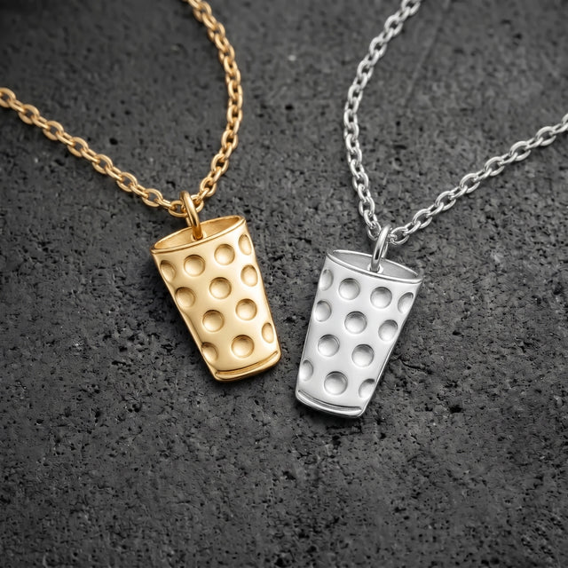 Die Dubbeglas Kette aus Edelstahl (Flacher Anhänger 14 mm) gibt es in Gold un Silber