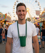 Mit dem grünen Dubbeglashalter bleibst Du flexibel und jederzeit bereit anzustoßen