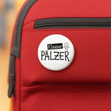 Klääner Pälzer Button auf einem Rucksack