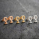 Die Mini Weinglas Ohrstecker gibt es in 3 verschiedenen Farben