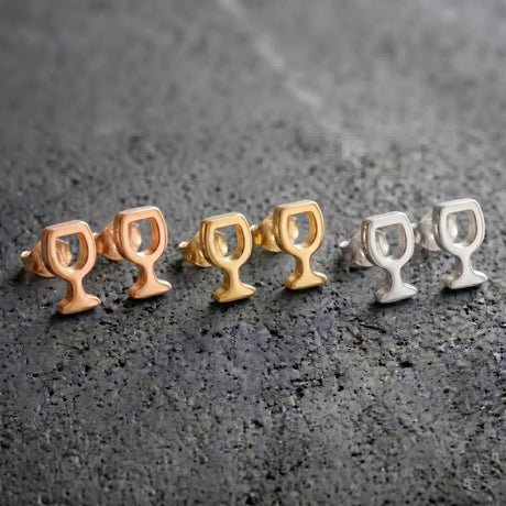 Die Mini Weinglas Ohrstecker gibt es in 3 verschiedenen Farben