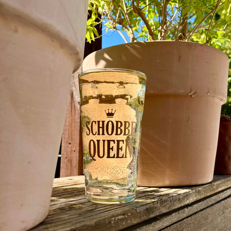Schobbe Queen 0,5 L Dubbeglas mit Rieslingschorle
