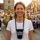 Mit dem Schobbe Queen Schorlehalterhalter hast Du Dein Dubbeglas immer stilvoll dabei, auch auf em Winzerfestumzug in Neustadt an der Weinstraße.