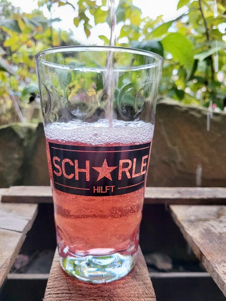 Schorle hilft Dubbglas 0,5 L (inkl. 3 Euro Spende) - Aufdruck Schwarz, Weißherbstschorle