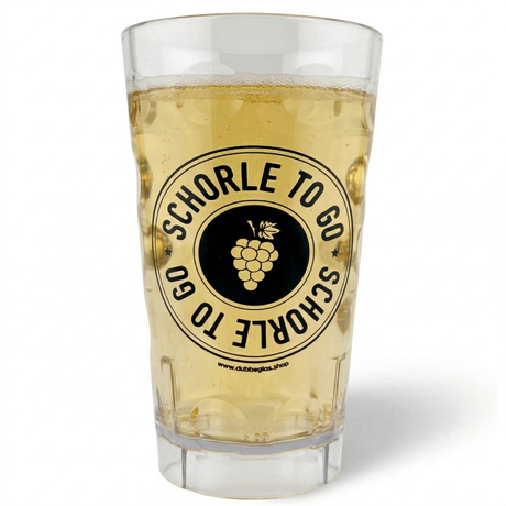 Der transparente Schorle to go Dubbebecher 0,5 Liter mit einer Rieslingschorle.